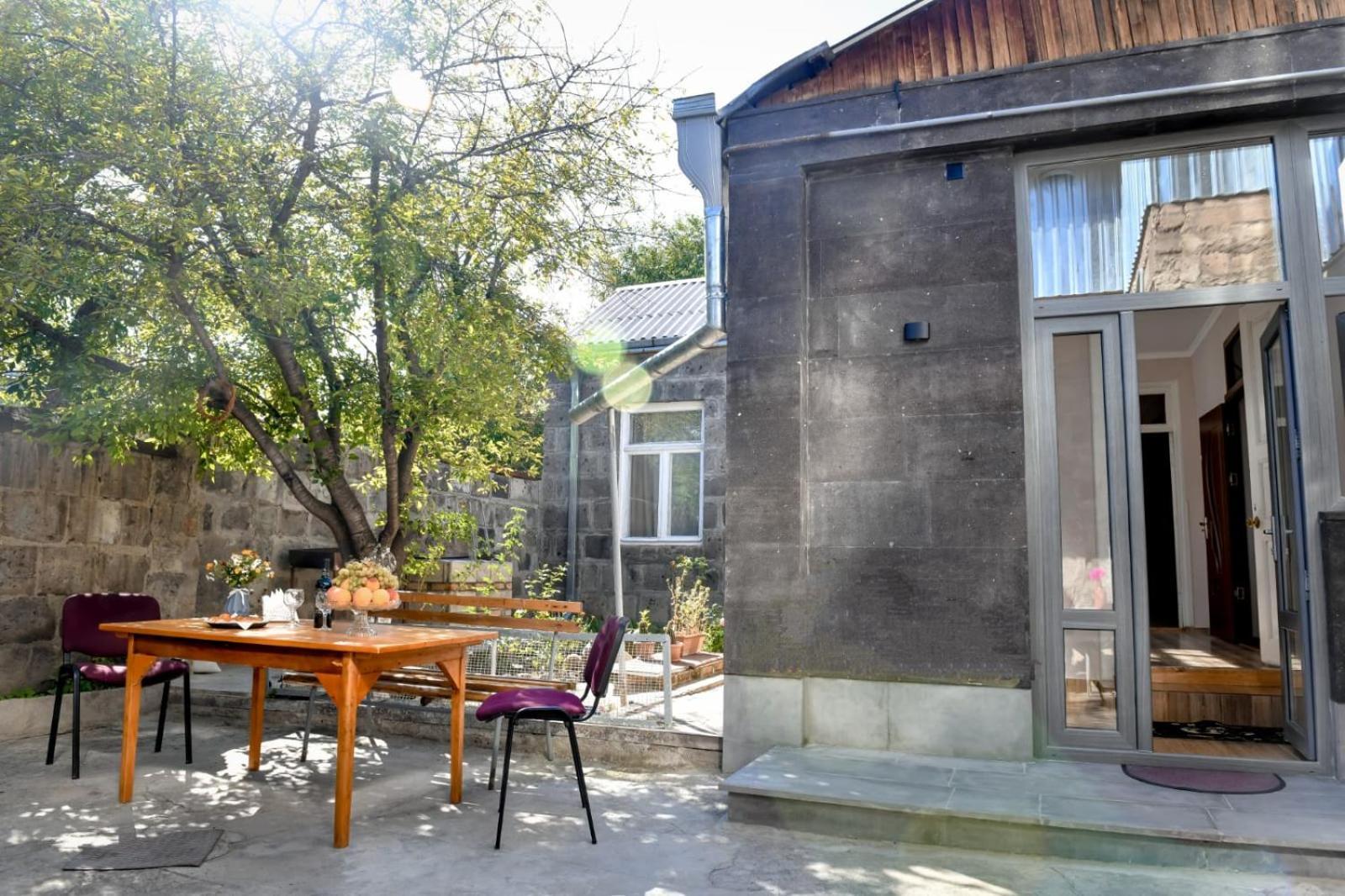 Guest House David'S B&B Гюмри Екстериор снимка