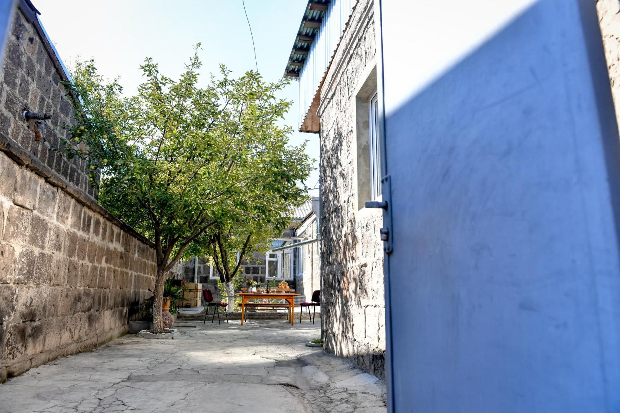 Guest House David'S B&B Гюмри Екстериор снимка