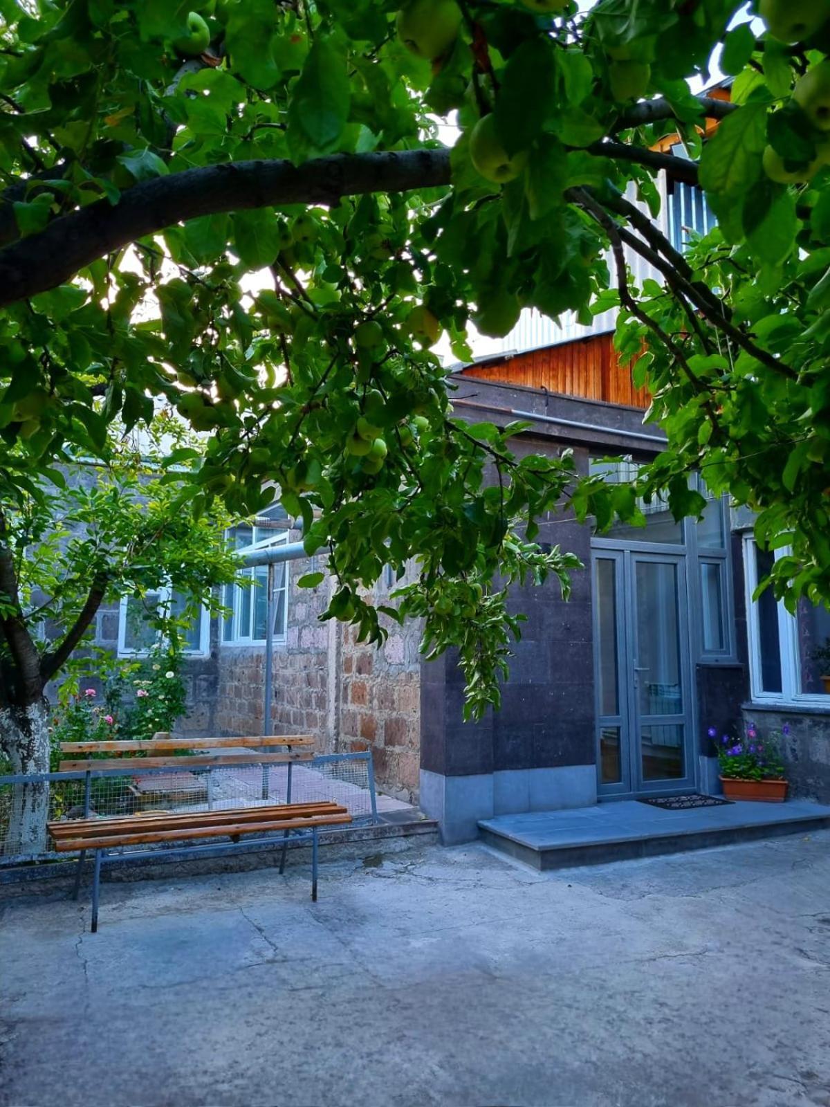 Guest House David'S B&B Гюмри Екстериор снимка